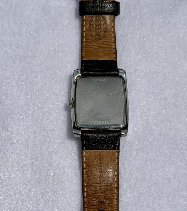 Vintage Men's Fossil Watch – Classic Rectangular Face - Image 5