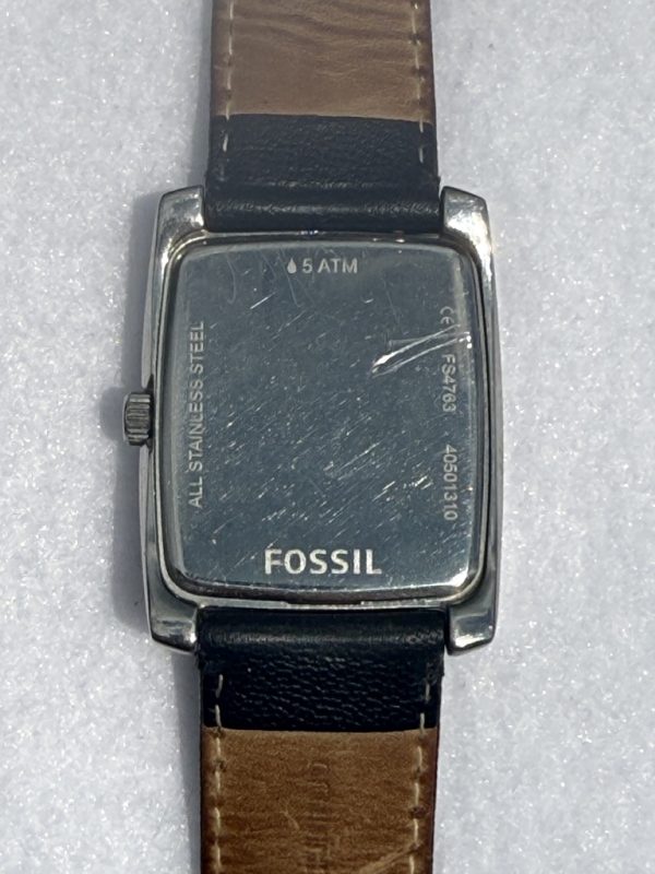Vintage Men's Fossil Watch – Classic Rectangular Face - Image 6