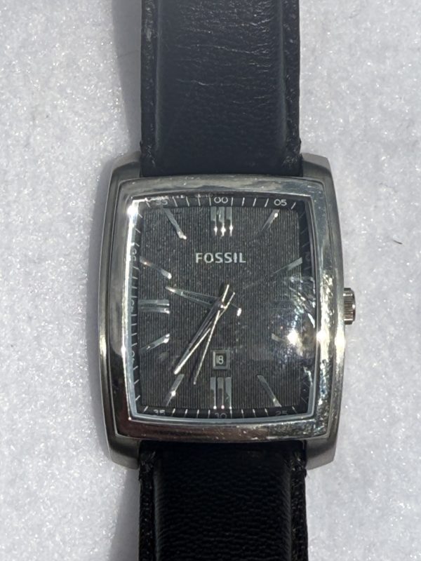 Vintage Men's Fossil Watch – Classic Rectangular Face - Image 7