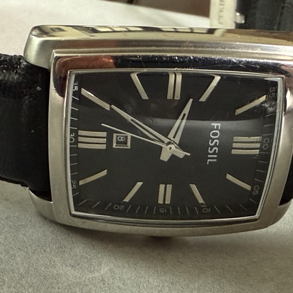 Vintage Men's Fossil Watch – Classic Rectangular Face
